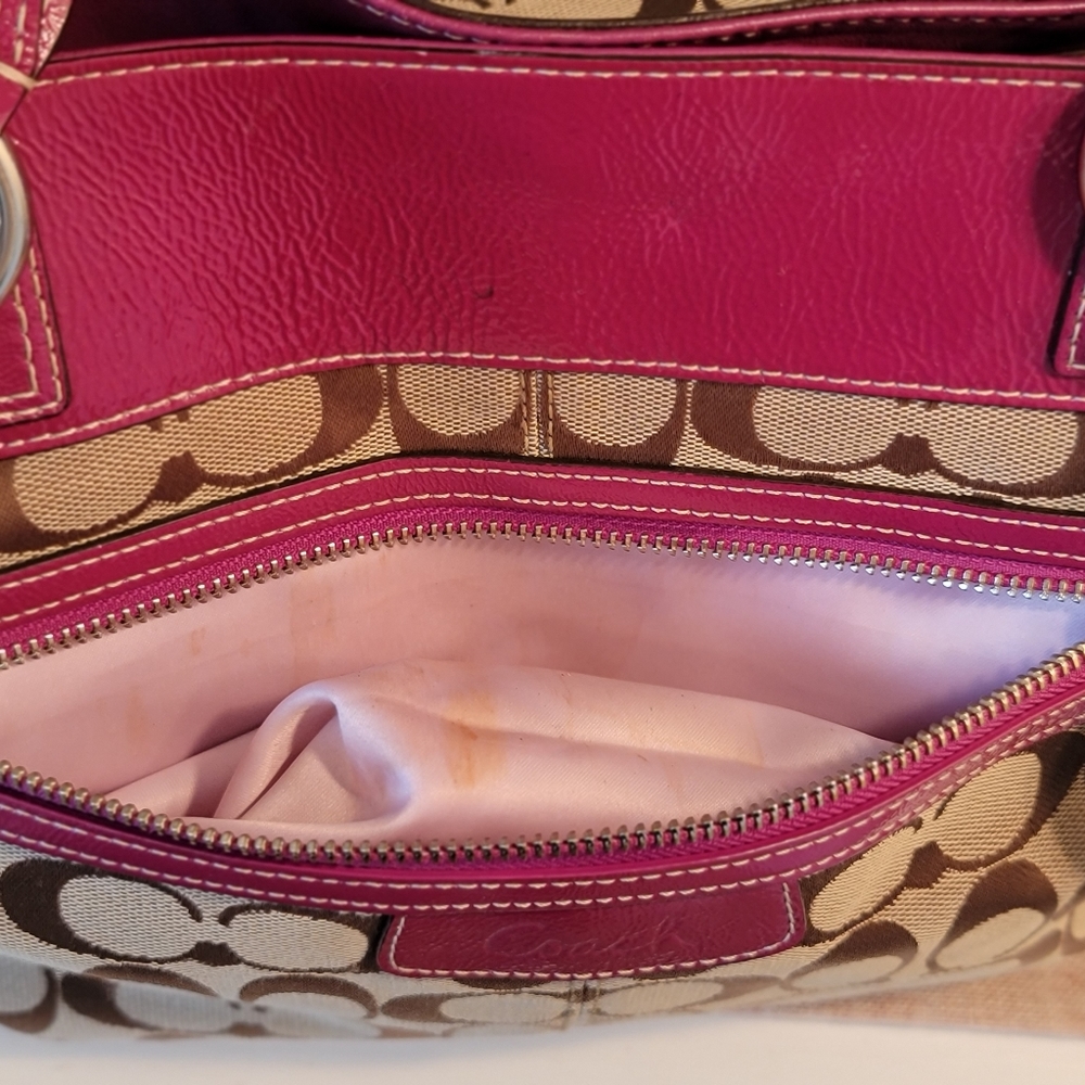 COACH Handbag Signature Canvas with Fuchsia Patent Leather Trim - Large - Picture 8 of 16
